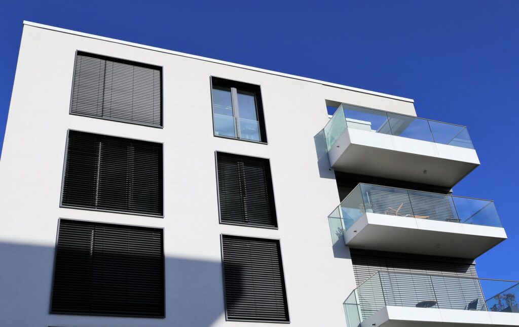 Außenjalousien Sonnenschutz für die Fenster DER